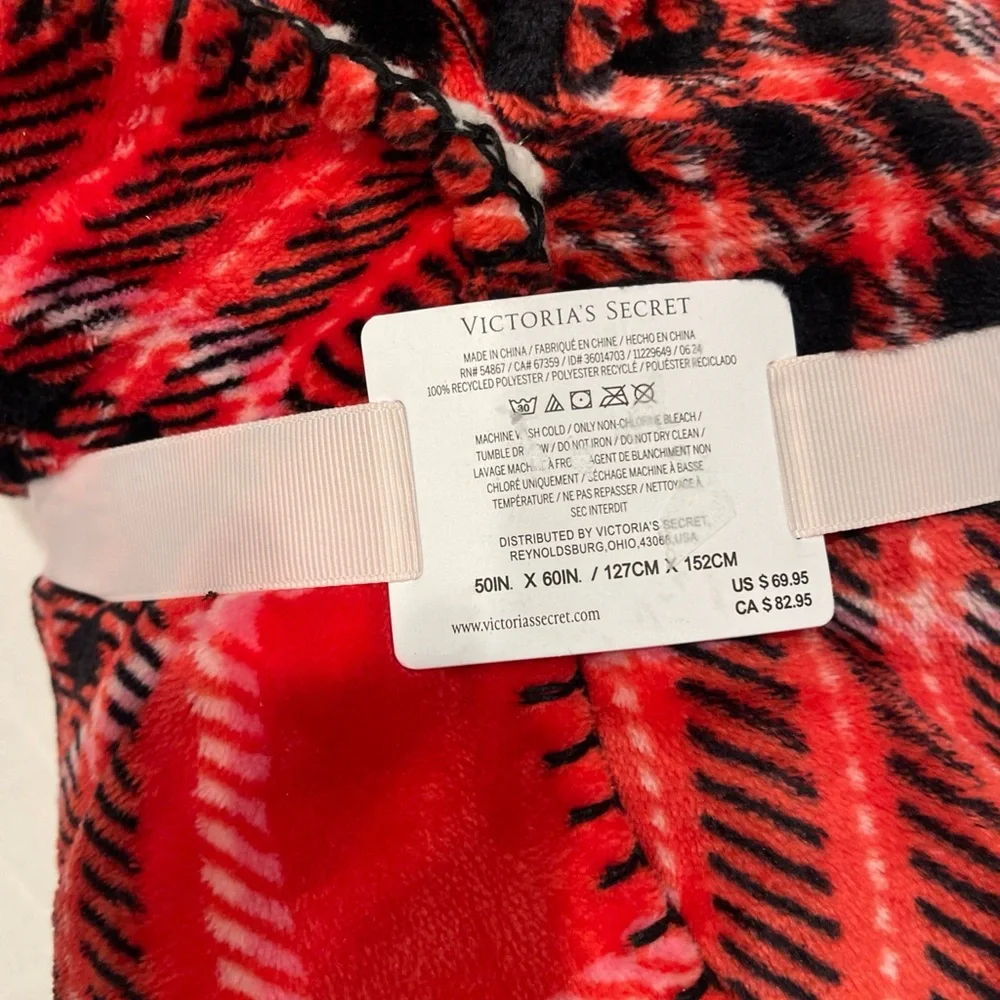 2024 Victoria's Secret Cozy Plush Tartan Plaid Blanket, Brand New With Tag $70.